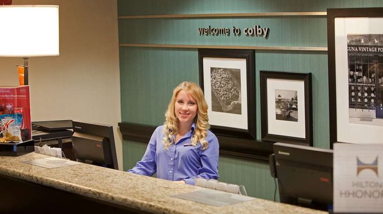 Hampton Inn Colby Lobby