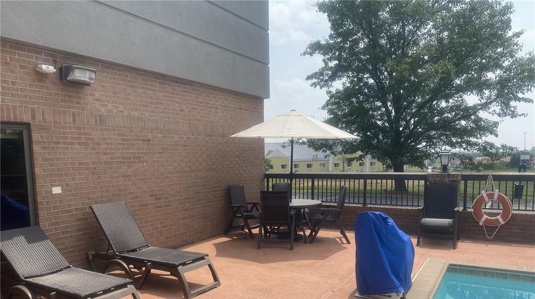 <b>Hampton Inn Corbin Pool</b>. Images powered by <a href="https://iceportal.shijigroup.com/" title="IcePortal" target="_blank">IcePortal</a>.