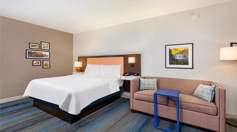 <b>Hampton Inn Corbin Room</b>. Images powered by <a href="https://iceportal.shijigroup.com/" title="IcePortal" target="_blank">IcePortal</a>.