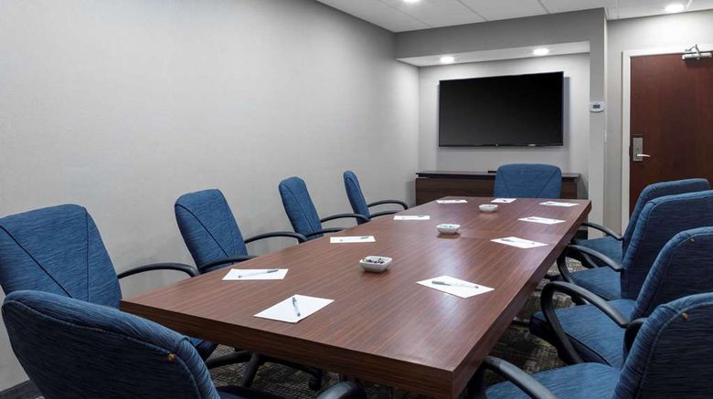 <b>Hampton Inn Concord/Bow Meeting</b>. Images powered by <a href="https://iceportal.shijigroup.com/" title="IcePortal" target="_blank">IcePortal</a>.