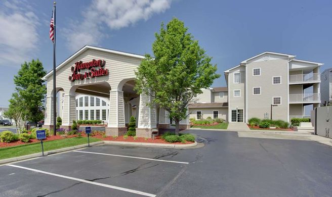 Hampton Inn & Suites Exterior