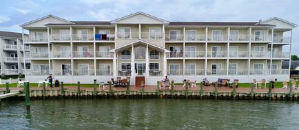 Hampton Inn & Suites Exterior