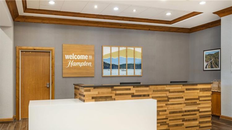 Hampton Inn & Suites Coeur d' Alene Lobby