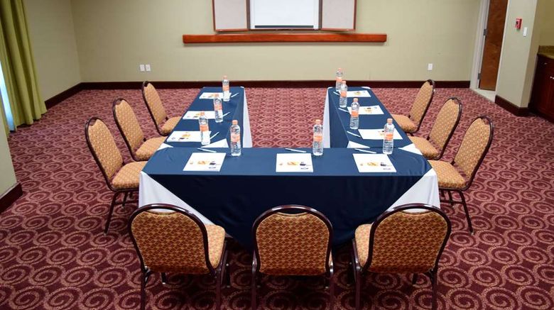 <b>Hampton Inn by Hilton Ciudad Victoria Meeting</b>. Images powered by <a href="https://iceportal.shijigroup.com/" title="IcePortal" target="_blank">IcePortal</a>.