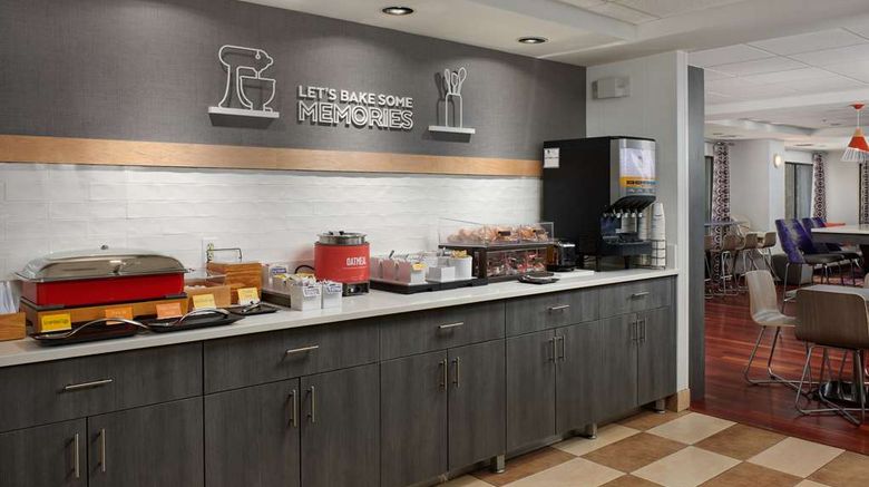 <b>Hampton Inn Clemson Restaurant</b>. Images powered by <a href="https://iceportal.shijigroup.com/" title="IcePortal" target="_blank">IcePortal</a>.