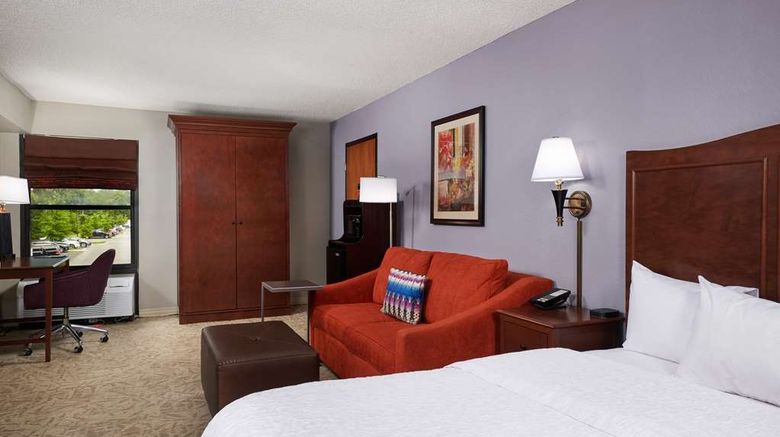 <b>Hampton Inn Clemson Room</b>. Images powered by <a href="https://iceportal.shijigroup.com/" title="IcePortal" target="_blank">IcePortal</a>.