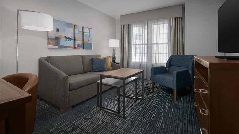<b>Homewood Suites Newark Cranford Room</b>. Images powered by <a href="https://iceportal.shijigroup.com/" title="IcePortal" target="_blank">IcePortal</a>.