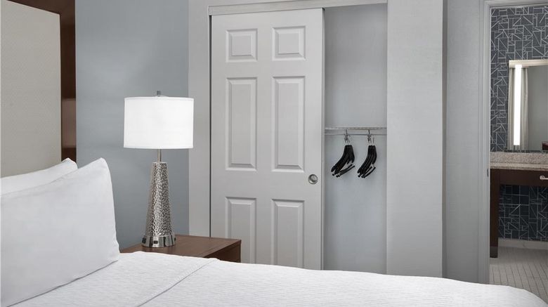 <b>Homewood Suites Newark Cranford Room</b>. Images powered by <a href="https://iceportal.shijigroup.com/" title="IcePortal" target="_blank">IcePortal</a>.
