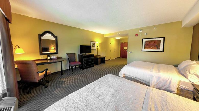 <b>Hampton Inn & Suites Chadds Ford Room</b>. Images powered by <a href="https://iceportal.shijigroup.com/" title="IcePortal" target="_blank">IcePortal</a>.