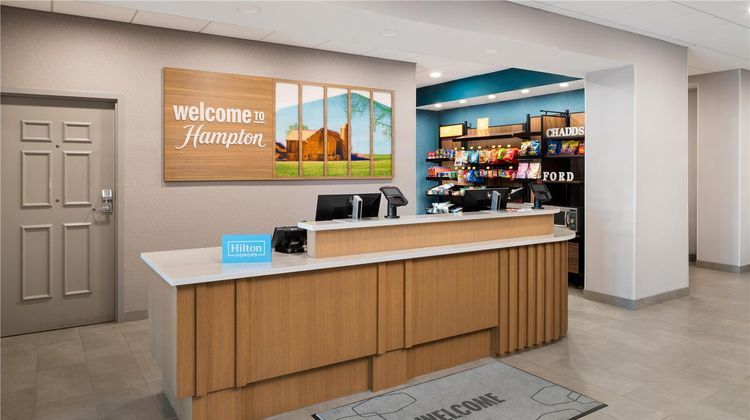 Hampton Inn & Suites Chadds Ford Lobby