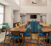 Hampton Inn & Suites Chadds Ford Lobby