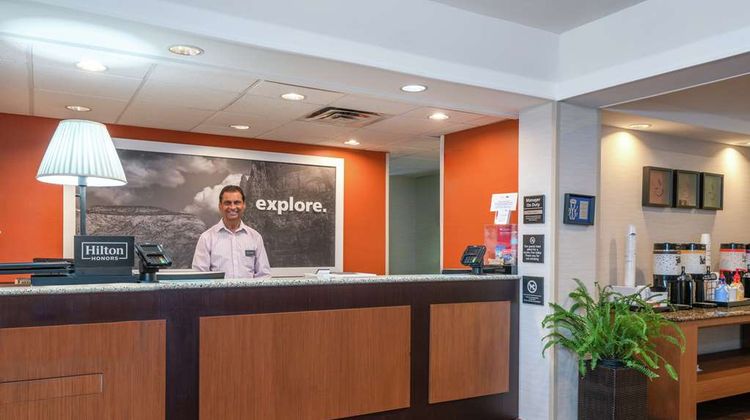 Hampton Inn-Hixson Lobby