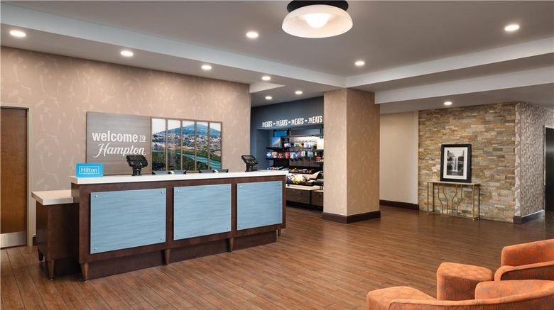 <b>Hampton Inn Chattanooga W Lookout Mtn Lobby</b>. Images powered by <a href="https://iceportal.shijigroup.com/" title="IcePortal" target="_blank">IcePortal</a>.