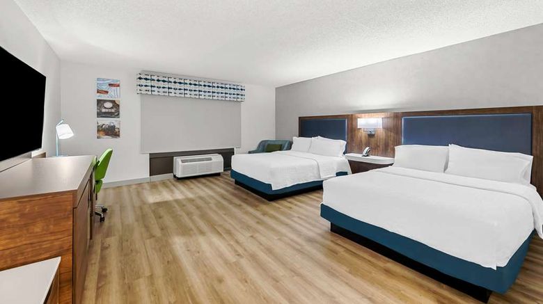<b>Hampton Inn Chattanooga-North Room</b>. Images powered by <a href="https://iceportal.shijigroup.com/" title="IcePortal" target="_blank">IcePortal</a>.