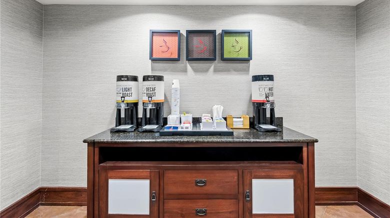 <b>Hampton Inn Chattanooga-North Restaurant</b>. Images powered by <a href="https://iceportal.shijigroup.com/" title="IcePortal" target="_blank">IcePortal</a>.