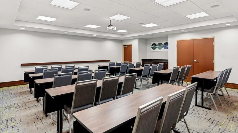 <b>Hampton Inn Chattanooga-North Meeting</b>. Images powered by <a href="https://iceportal.shijigroup.com/" title="IcePortal" target="_blank">IcePortal</a>.
