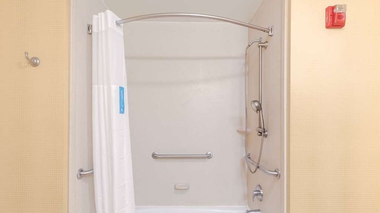 <b>Hampton Inn Ringgold-Ft. Oglethorpe Room</b>. Images powered by <a href="https://iceportal.shijigroup.com/" title="IcePortal" target="_blank">IcePortal</a>.