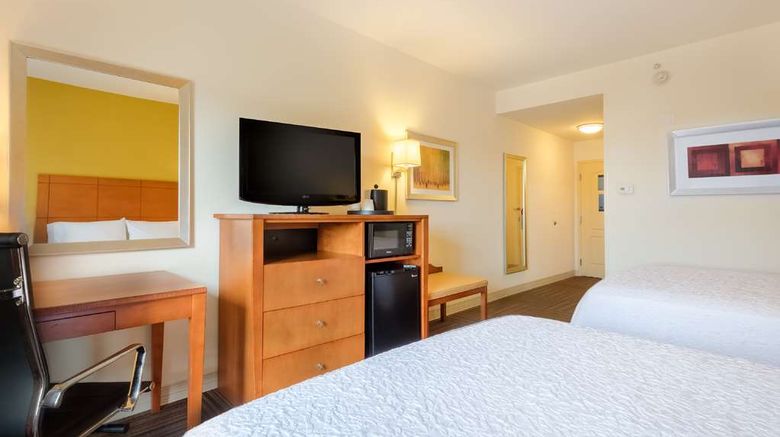<b>Hampton Inn Ringgold-Ft. Oglethorpe Room</b>. Images powered by <a href="https://iceportal.shijigroup.com/" title="IcePortal" target="_blank">IcePortal</a>.