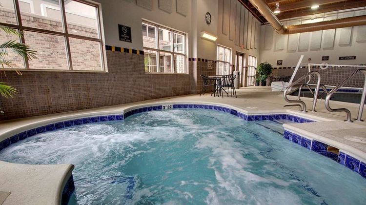 Hampton Inn & Suites Aurora Spa
