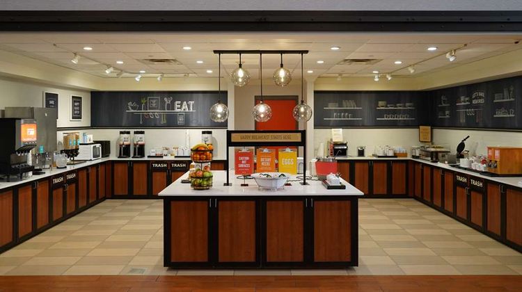 Hampton Inn & Suites Aurora Restaurant