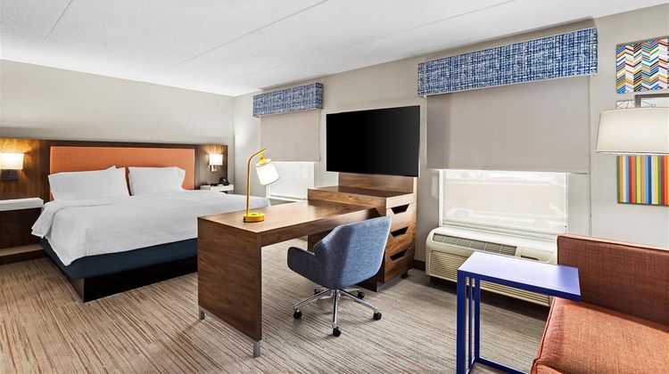 Hampton Inn & Suites Bolingbrook Room
