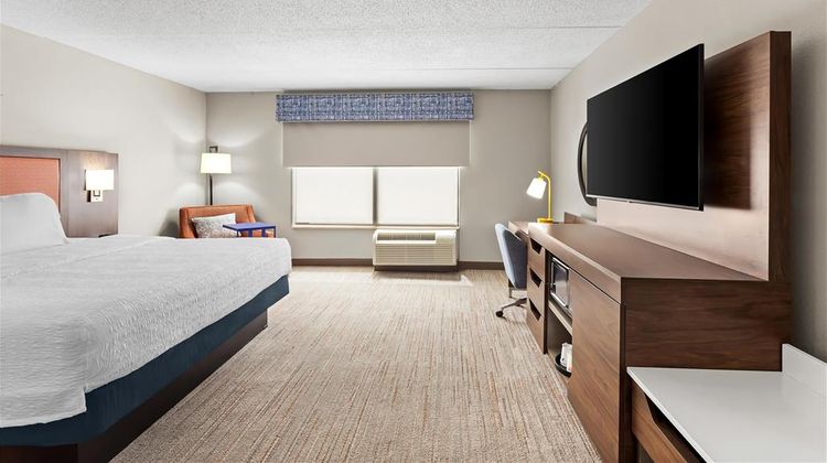 Hampton Inn & Suites Bolingbrook Room