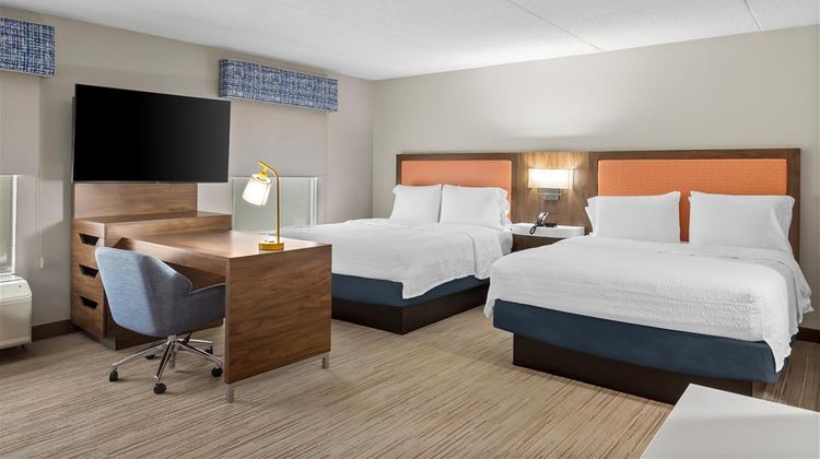 Hampton Inn & Suites Bolingbrook Room