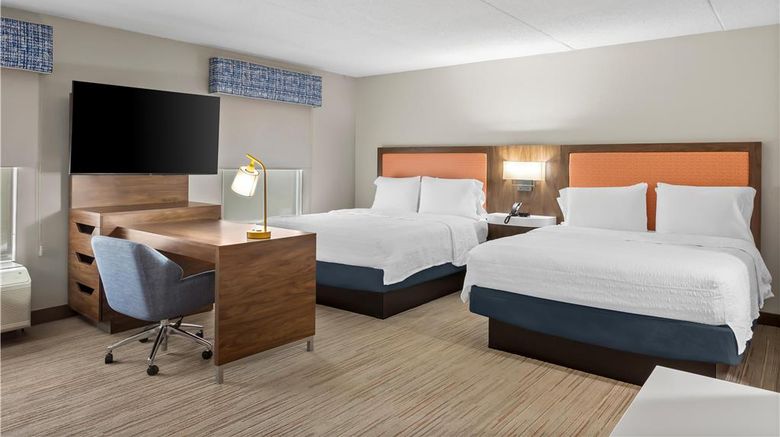 <b>Hampton Inn & Suites Bolingbrook Room</b>. Images powered by <a href="https://iceportal.shijigroup.com/" title="IcePortal" target="_blank">IcePortal</a>.