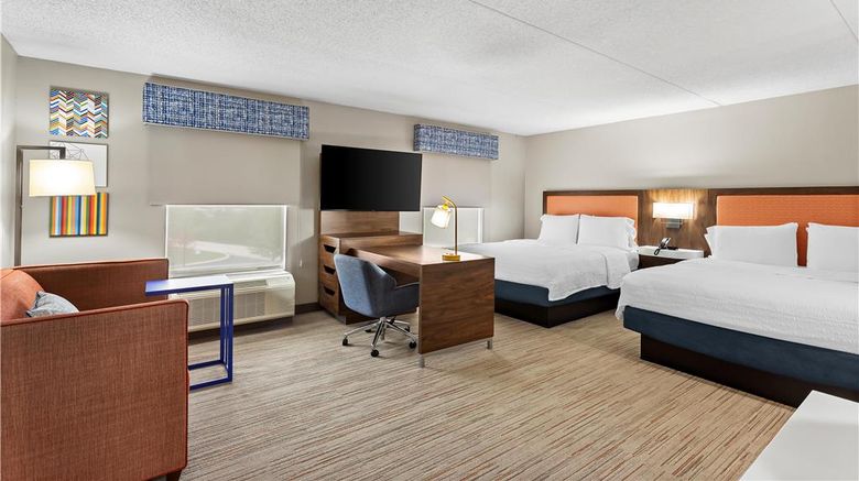 <b>Hampton Inn & Suites Bolingbrook Room</b>. Images powered by <a href="https://iceportal.shijigroup.com/" title="IcePortal" target="_blank">IcePortal</a>.