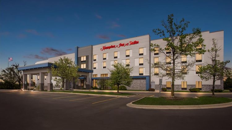 Hampton Inn & Suites Bolingbrook Exterior