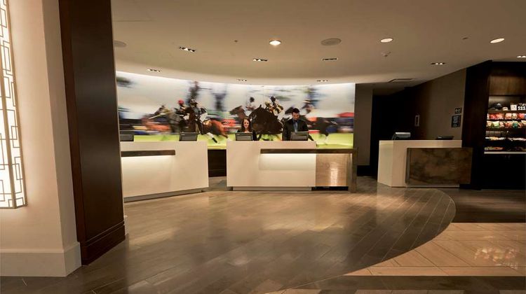 Hilton Chicago/Oak Brook Hills Resort Lobby