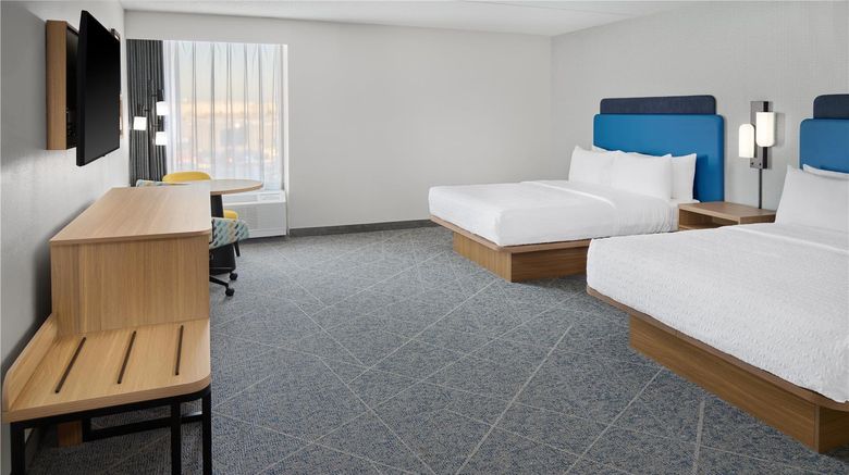 <b>Hampton Inn Chicago-Carol Stream Room</b>. Images powered by <a href="https://iceportal.shijigroup.com/" title="IcePortal" target="_blank">IcePortal</a>.