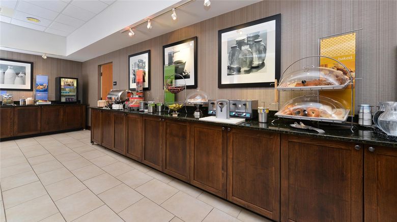 <b>Hampton Inn Chicago-Carol Stream Restaurant</b>. Images powered by <a href="https://iceportal.shijigroup.com/" title="IcePortal" target="_blank">IcePortal</a>.