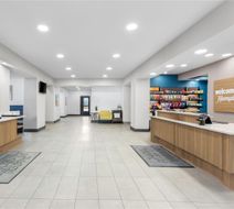 Hampton Inn & Stes Deer Park Lobby