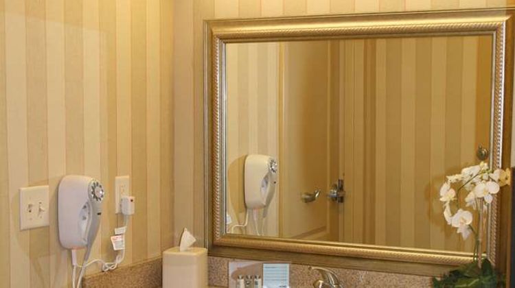 Hampton Inn & Suites St Charles Room