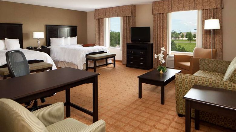 <b>Hampton Inn & Suites St Charles Room</b>. Images powered by <a href="https://iceportal.shijigroup.com/" title="IcePortal" target="_blank">IcePortal</a>.