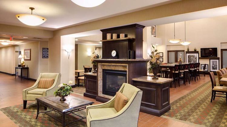Hampton Inn & Suites St Charles Lobby