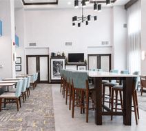 Hampton Inn & Suites St Charles Lobby