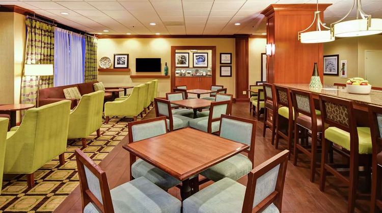 Hampton Inn Chicago/Gurnee Lobby