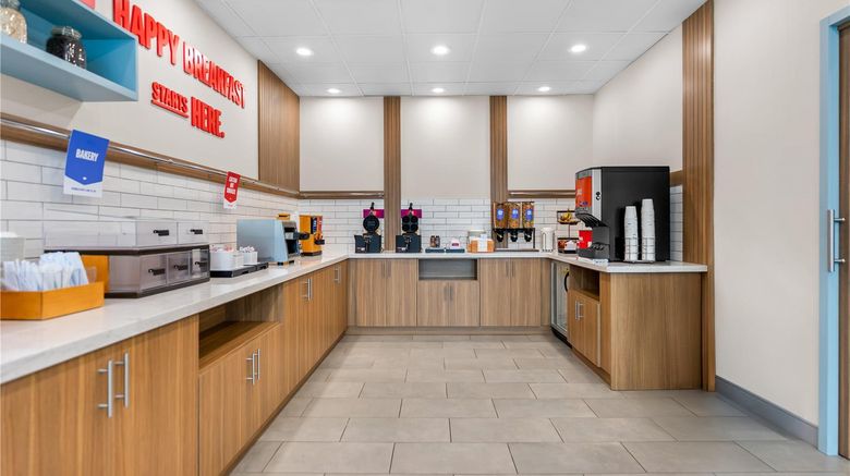 <b>Hampton Inn Chicago/Gurnee Restaurant</b>. Images powered by <a href="https://iceportal.shijigroup.com/" title="IcePortal" target="_blank">IcePortal</a>.