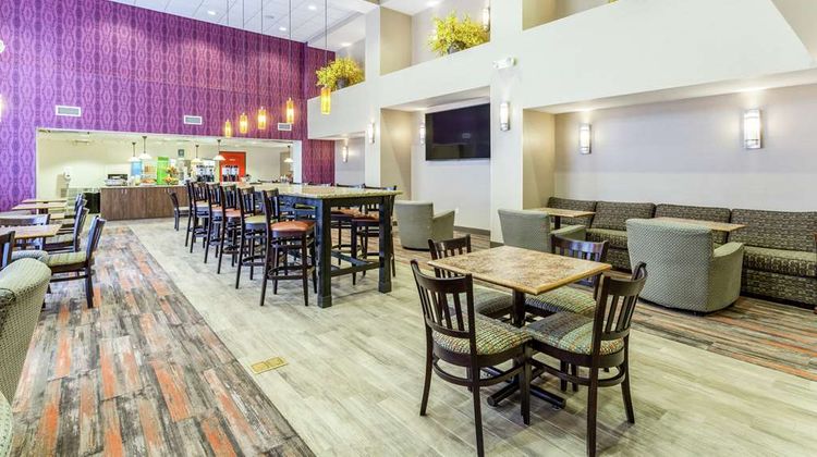 Hampton Inn & Suites Libertyville Restaurant
