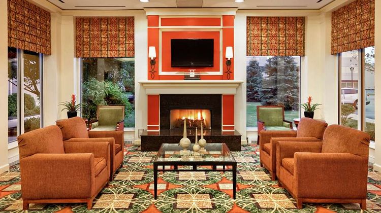 Hilton Garden Inn Oakbrook Terrace Lobby