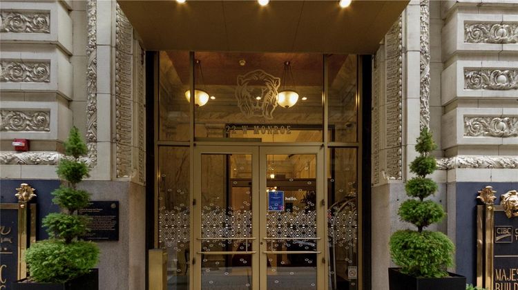 Hampton Inn Majestic Theatre District Exterior