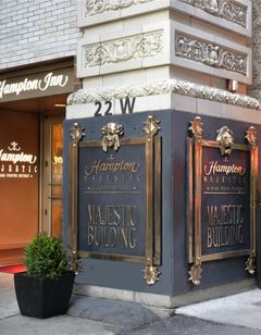 Hampton Inn Majestic Theatre District