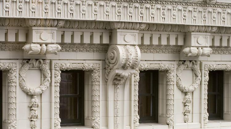 Hampton Inn Majestic Theatre District Exterior