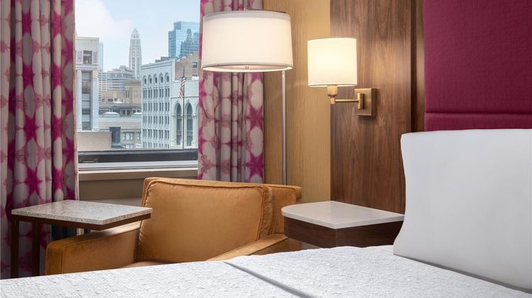 Hampton Inn Majestic Theatre District Room