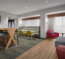 Hampton Inn Yorkville Lobby
