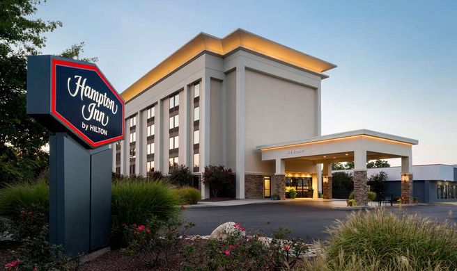 Hampton Inn Charlottesville Exterior