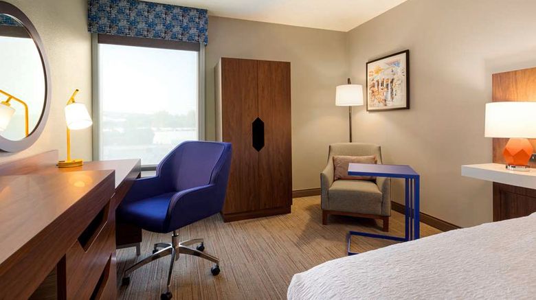 <b>Hampton Inn Charlottesville Room</b>. Images powered by <a href="https://iceportal.shijigroup.com/" title="IcePortal" target="_blank">IcePortal</a>.