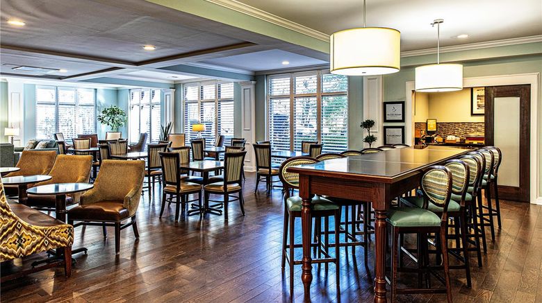 <b>Hampton Inn Charleston/Daniel Island Lobby</b>. Images powered by <a href="https://iceportal.shijigroup.com/" title="IcePortal" target="_blank">IcePortal</a>.